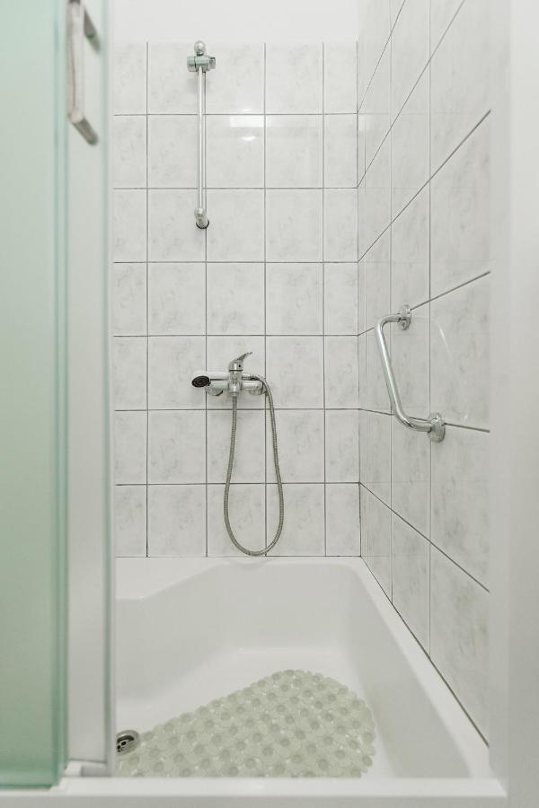 Apartment Kuzmanic 로크바 로고즈니차 외부 사진
